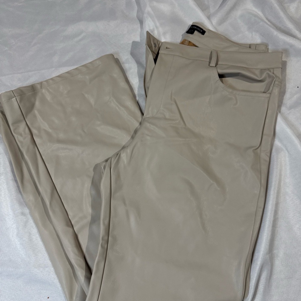 Womens  Boston proper pans